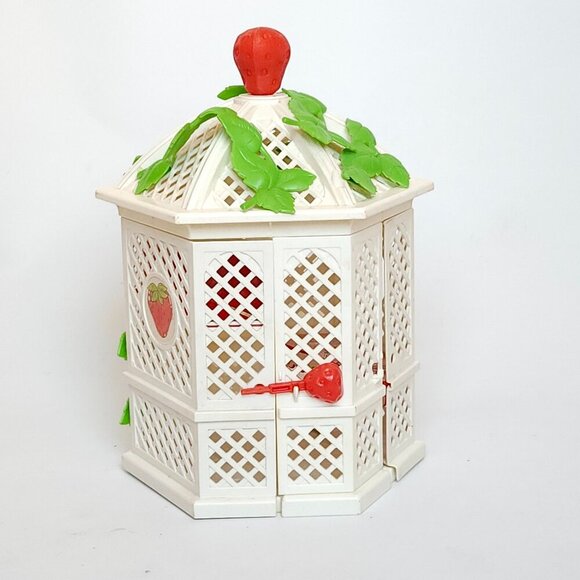 ADORABLE Vintage Strawberry Shortcake Gazebo American Greetings 1981 - Picture 14 of 15